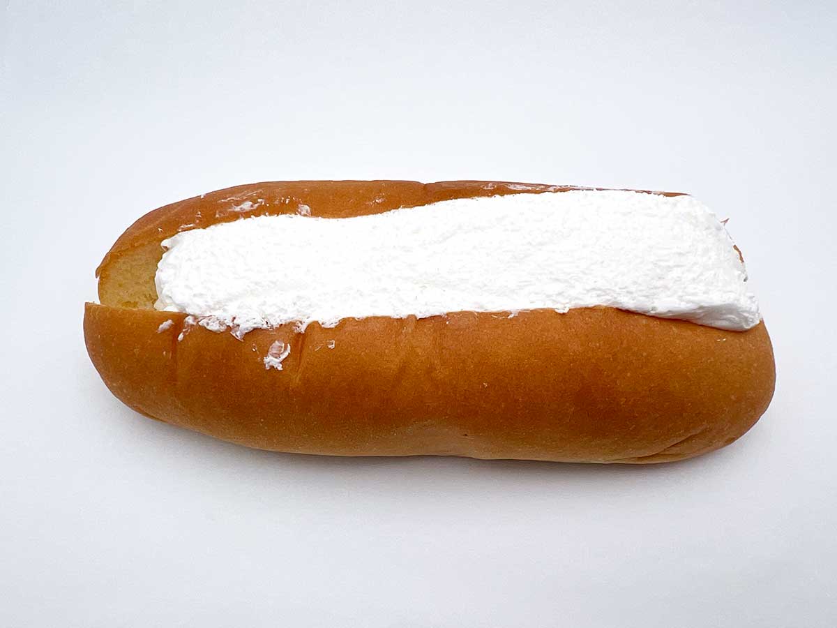 ファミマ生コッペパン（たっぷりミルクホイップ）