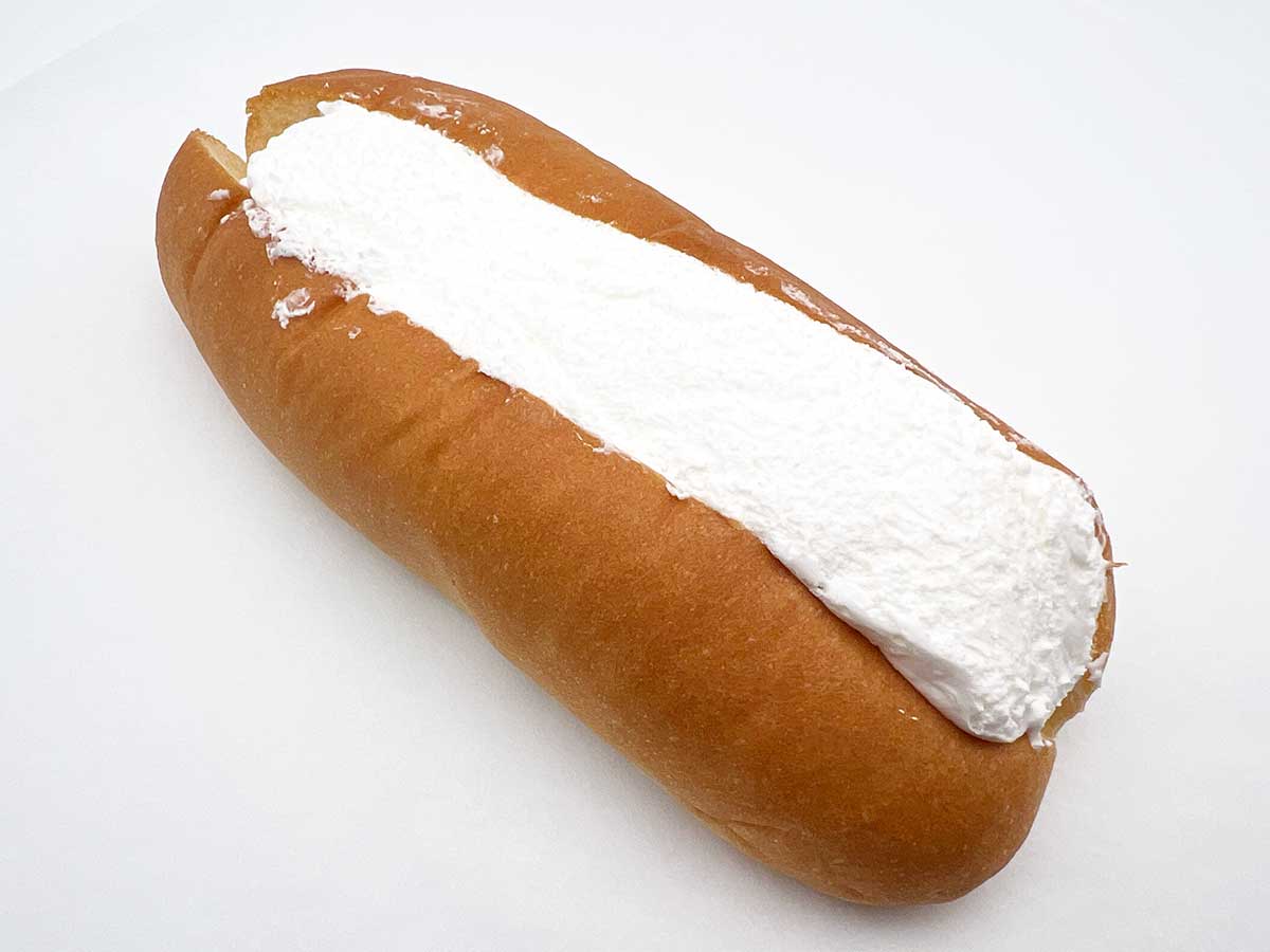 ファミマ生コッペパン（たっぷりミルクホイップ）