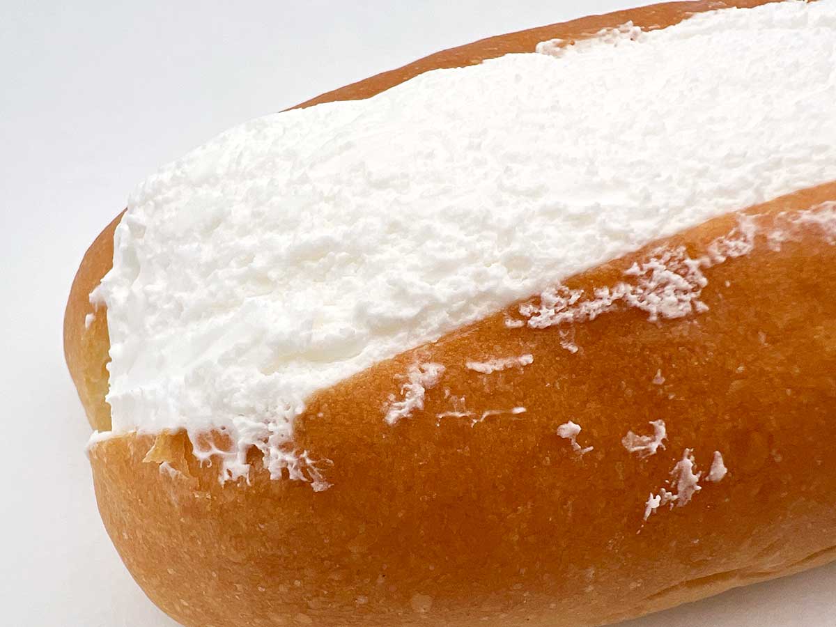 ファミマ生コッペパン（たっぷりミルクホイップ）