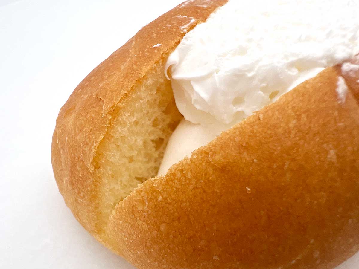 ファミマ生コッペパン（たっぷりミルクホイップ）