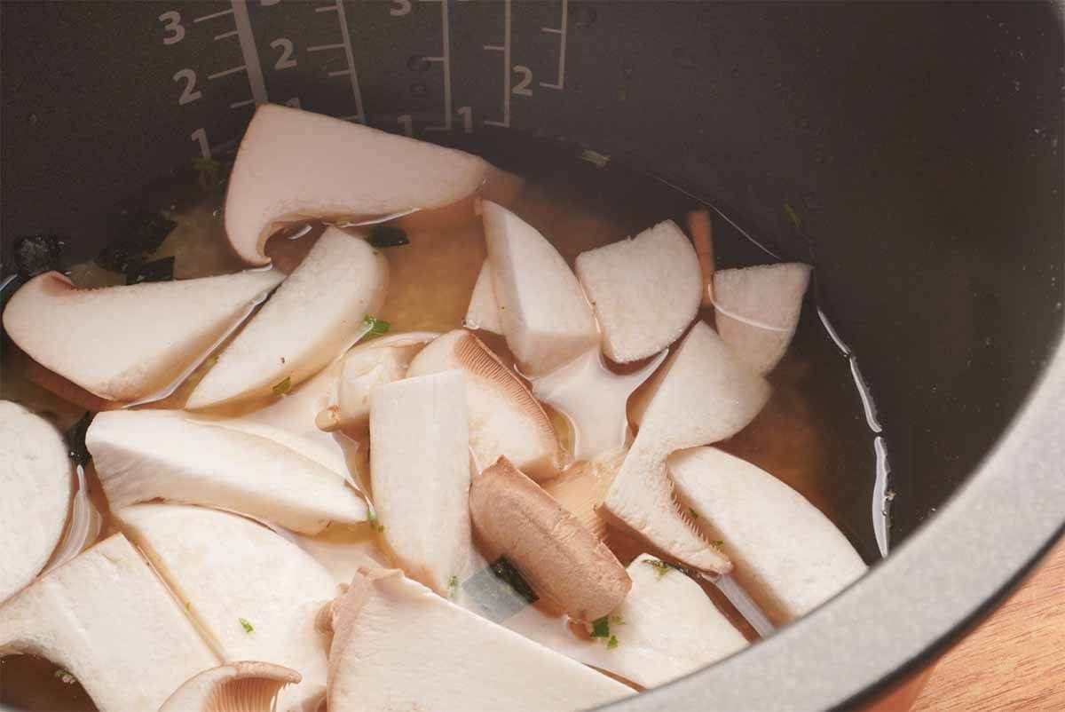 松茸の味お吸い物「簡単炊き込みご飯」