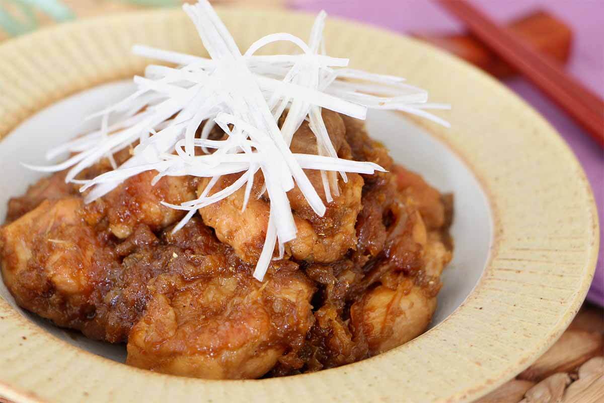 笠原将弘さん「鶏もも肉のごぼう照り焼き」