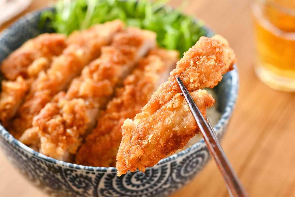 山本ゆりさん「サクサクチキンカツ丼」