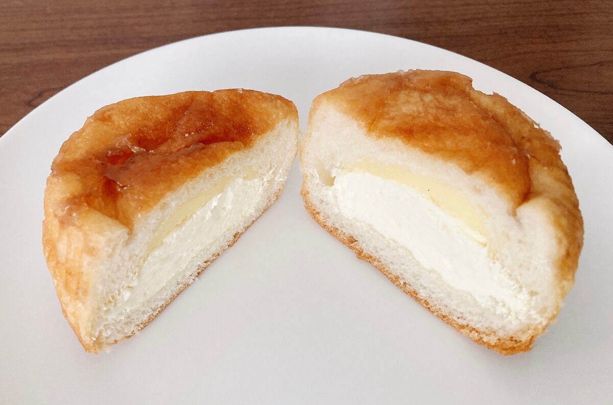 ファミリーマート「たっぷりクリームのクレームブリュレパン」