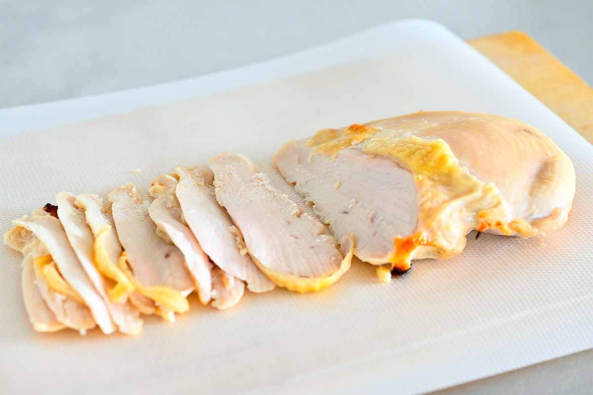 栗原はるみさん「鶏むね肉の塩麹漬け焼き」