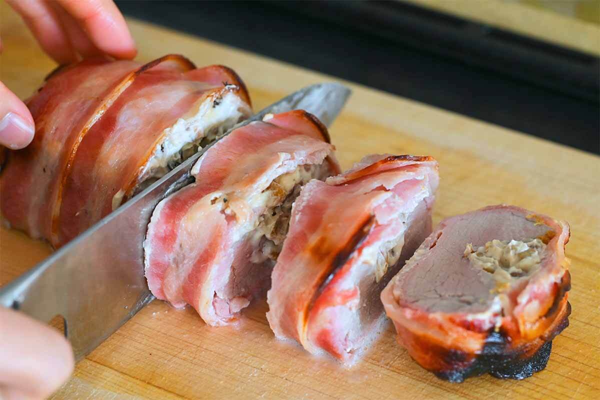 タサン志麻さん「豚ヒレ肉のベーコン巻きロースト」