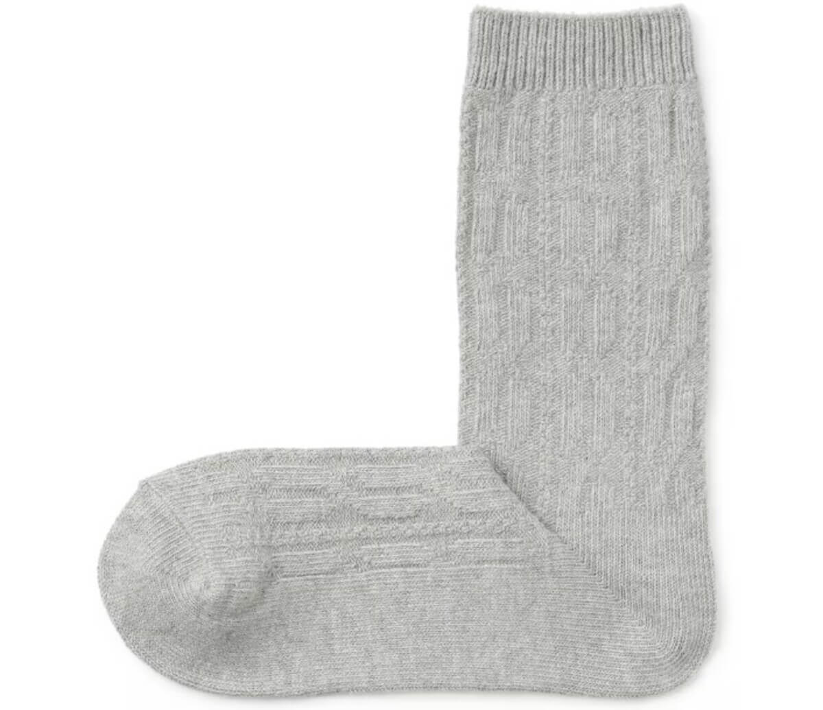無印良品　婦人　足なり直角　履き口やわらか　ケーブル柄靴下
