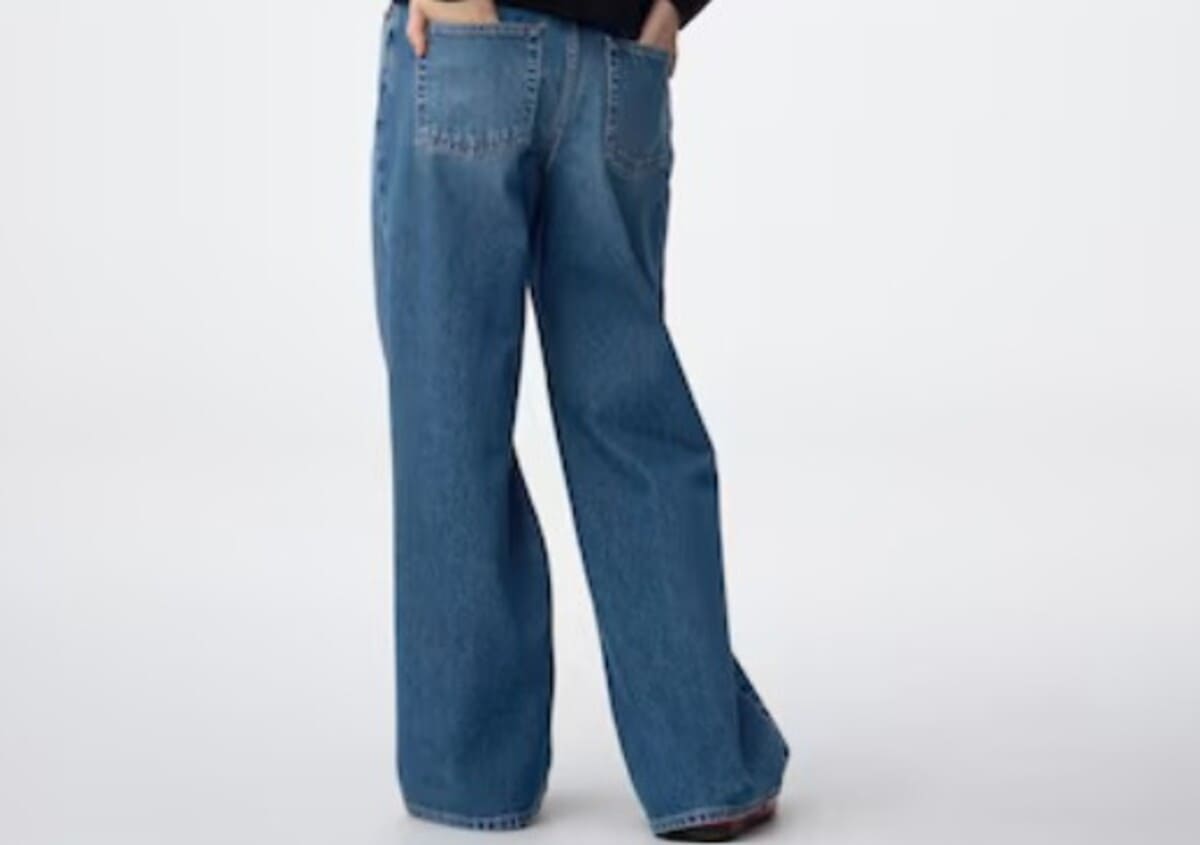 GU　バギーフレアジーンズ