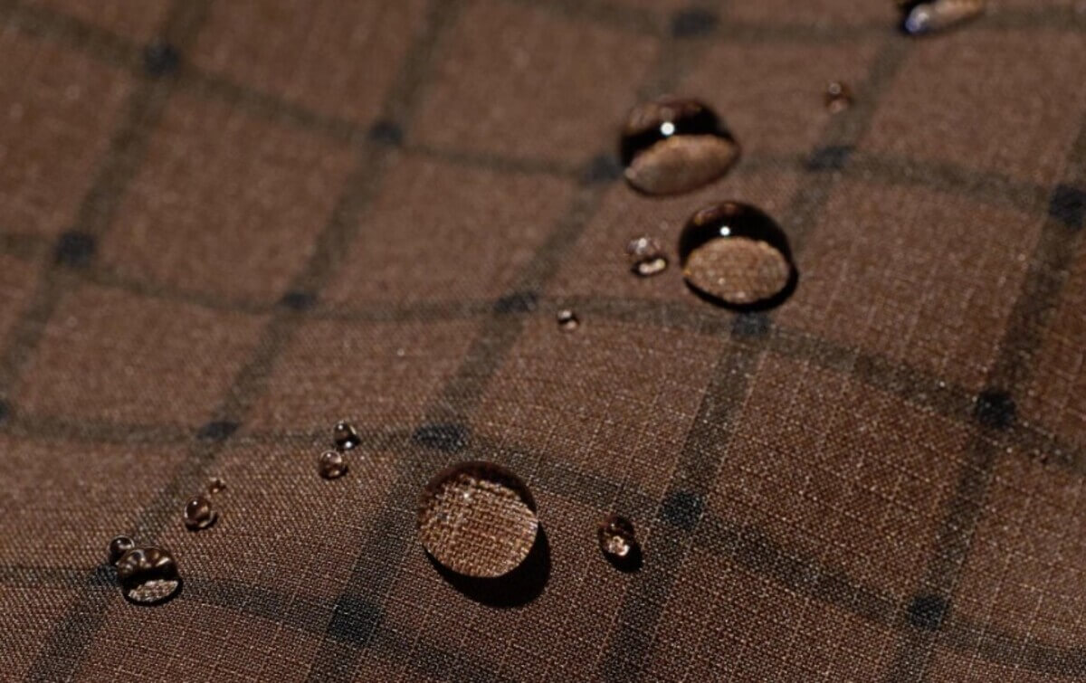 ユニクロ　ポケッタブルUVカットパーカ/NANODESIGN/チェック