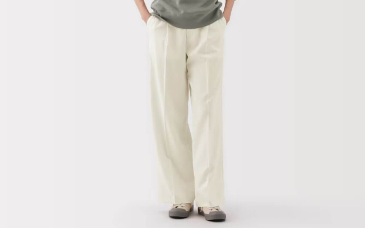 無印良品　婦人 撥水 タックストレートパンツ