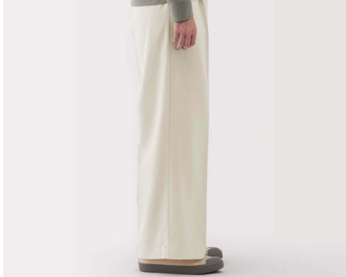 無印良品　婦人 撥水 タックストレートパンツ