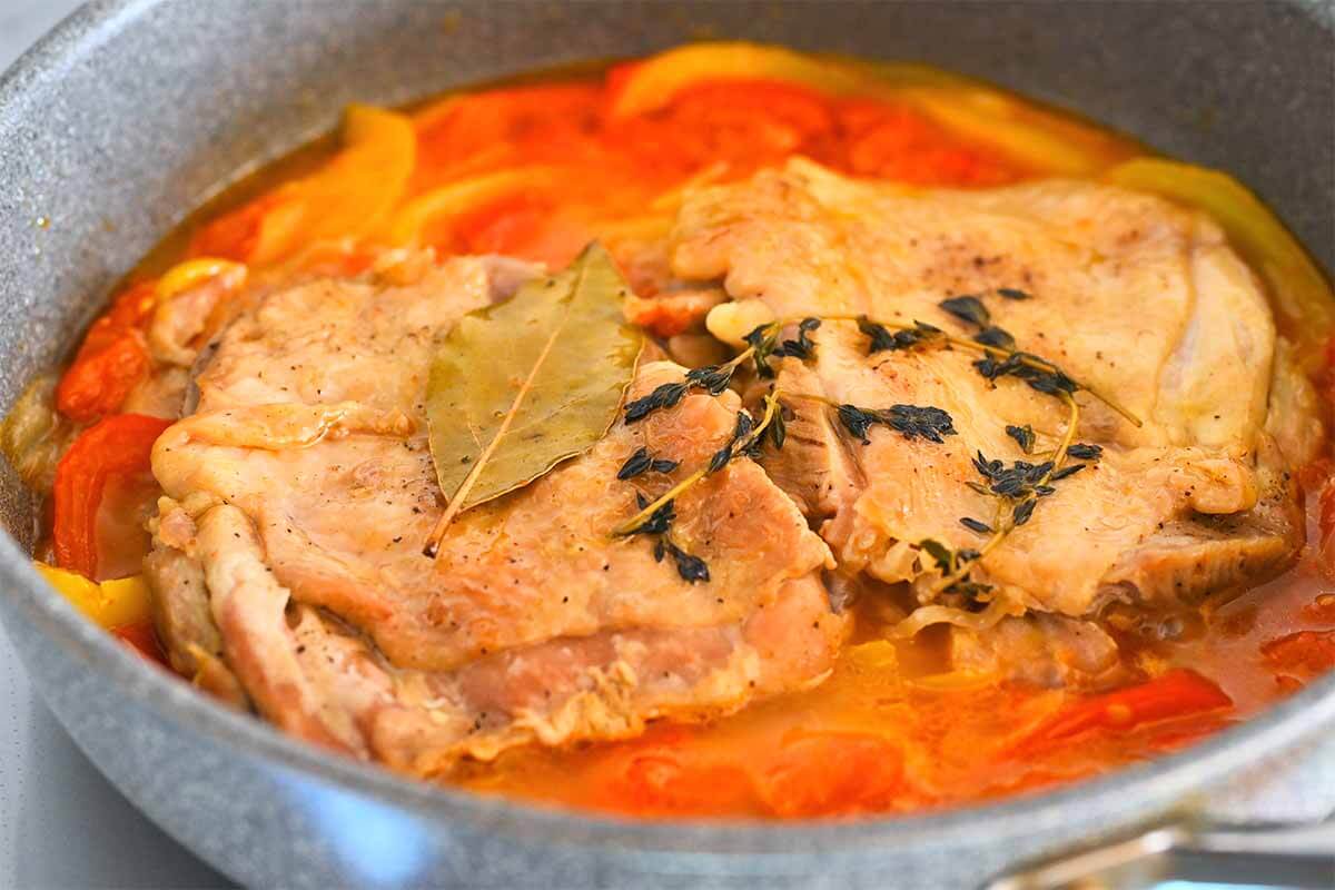 タサン志麻さん「鶏肉のバスク風煮込み」