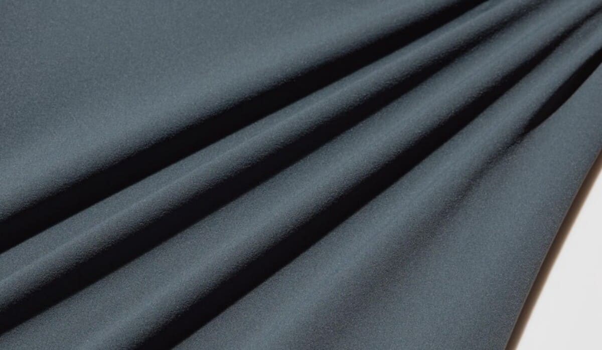 ユニクロ　ウルトラストレッチアクティブワイドパンツ