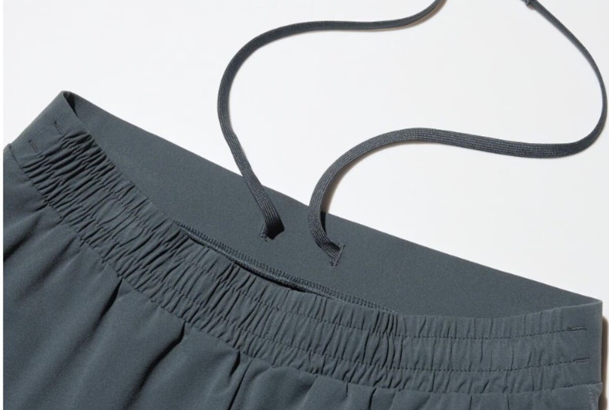 ユニクロ　ウルトラストレッチアクティブワイドパンツ