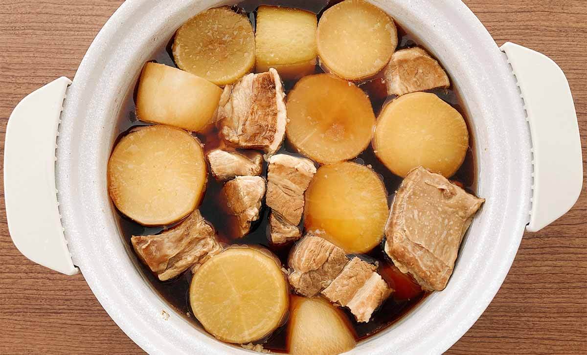栗原はるみさん「大根と豚肉のべっこう煮」