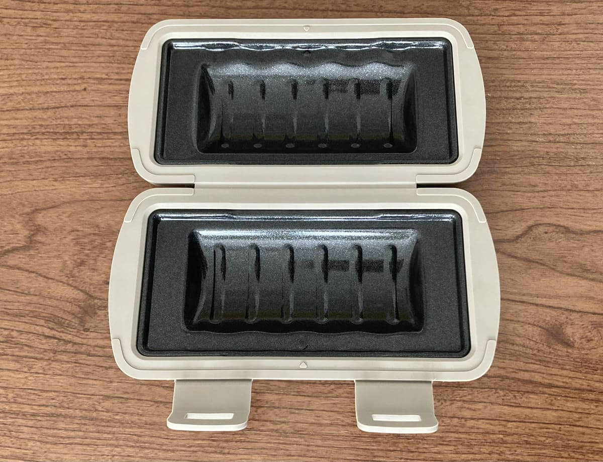 3COINS「電子レンジ用ハーフホットサンドメーカー」