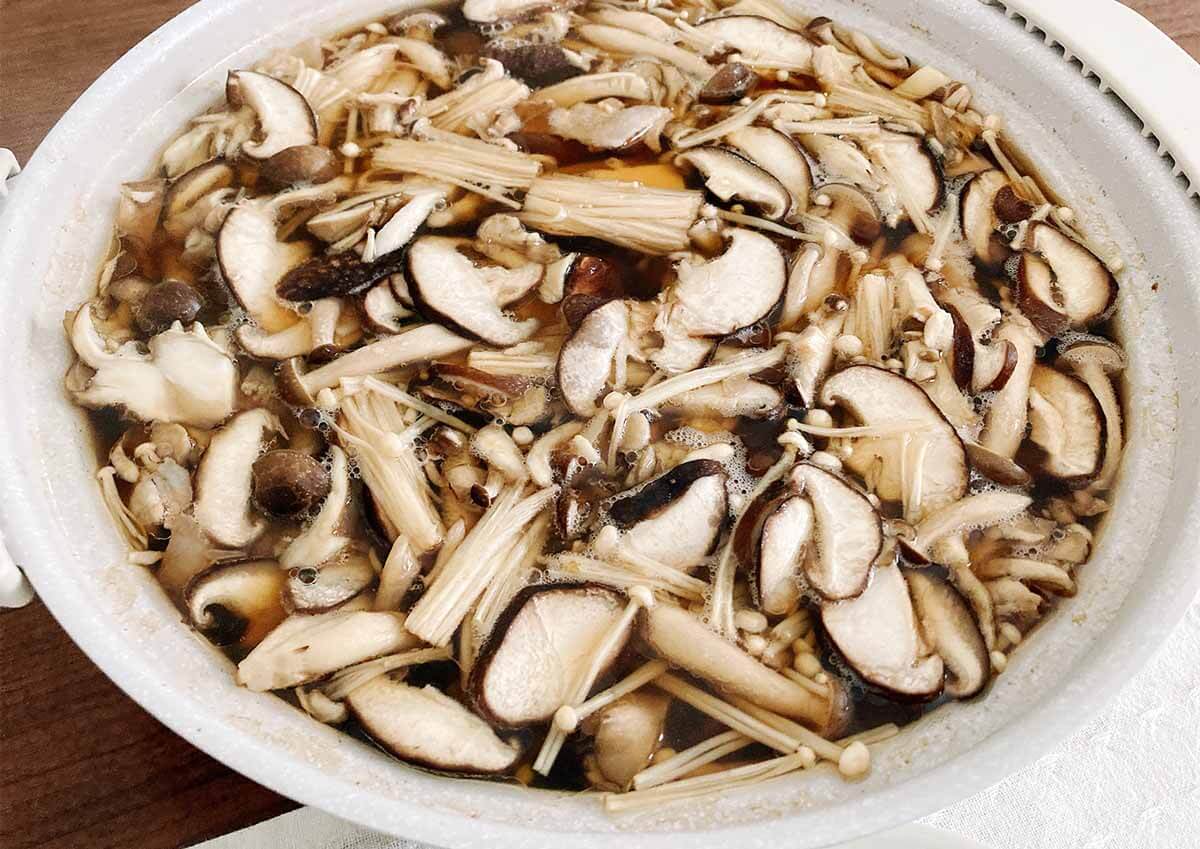 栗原はるみさん「きのこスープ鍋」