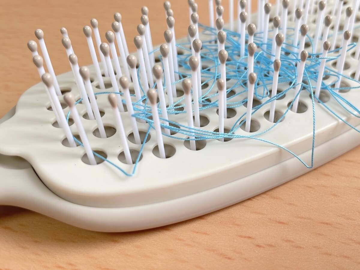 3COINS「そうじがしやすいヘアブラシ／and us」