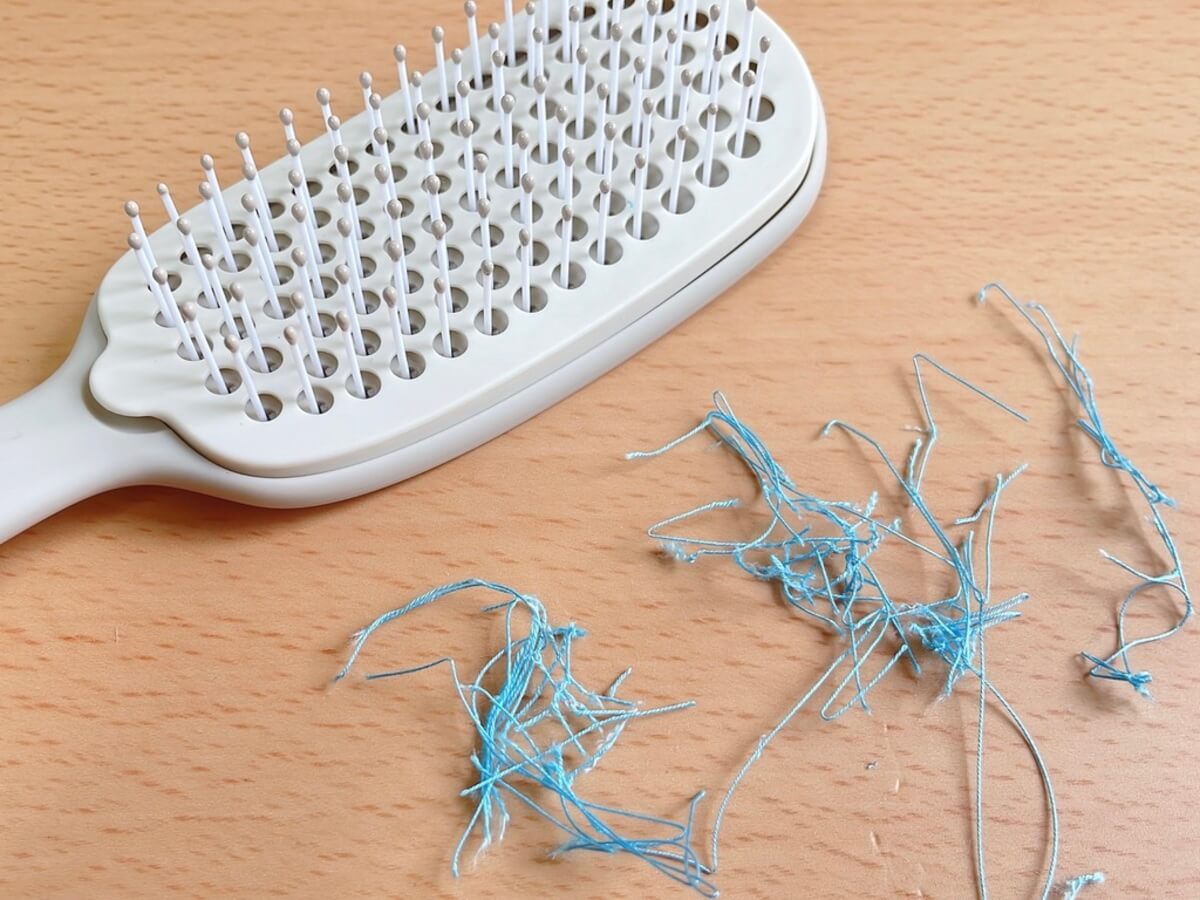 3COINS「そうじがしやすいヘアブラシ／and us」