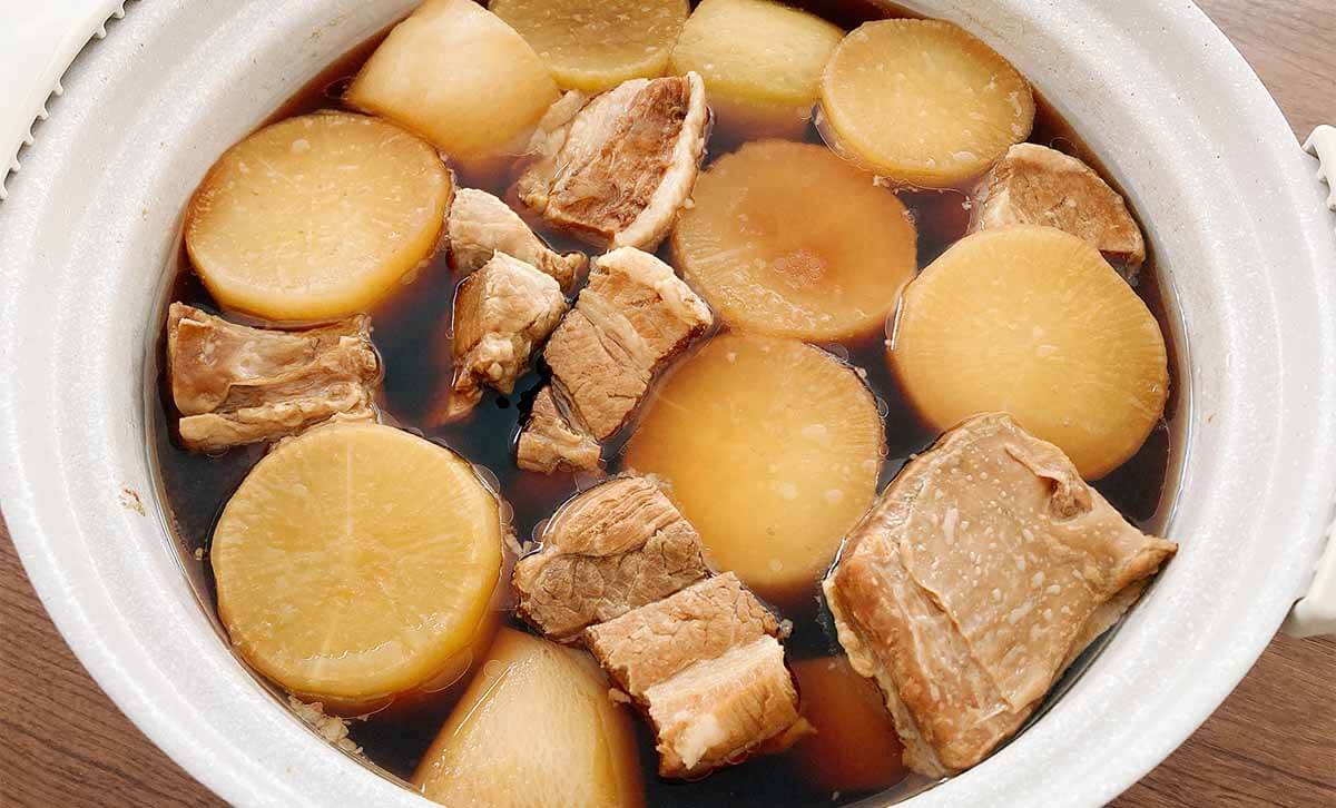 栗原はるみさん「大根と豚肉のべっこう煮」