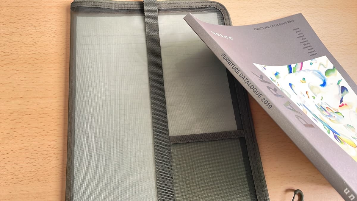 無印良品「ナイロンメッシュ　縦型書類ケース・仕切り付」