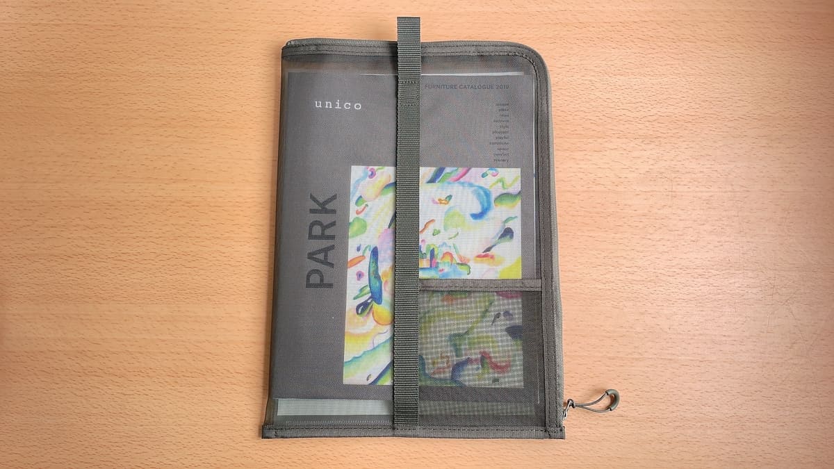 無印良品「ナイロンメッシュ　縦型書類ケース・仕切り付」