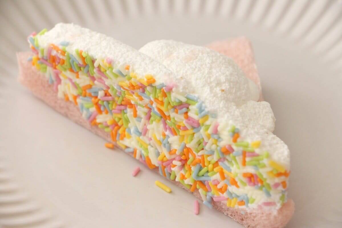 セブンイレブン「よくばりサンド カラーチョコ&ホイップ」