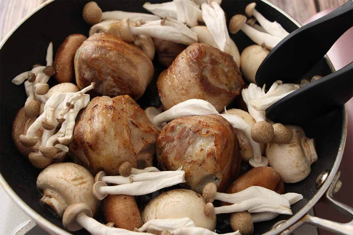 タサン志麻さん「ブロッコリーの肉巻き キノコソース」