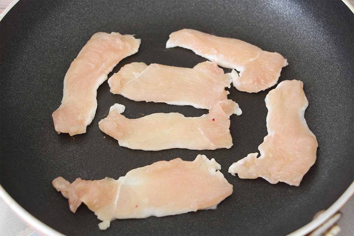 笠原将弘さん「鶏むね肉のタン塩風」