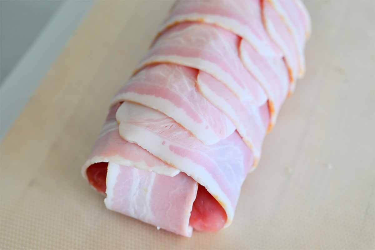 タサン志麻さん「豚ヒレ肉のベーコン巻きロースト」