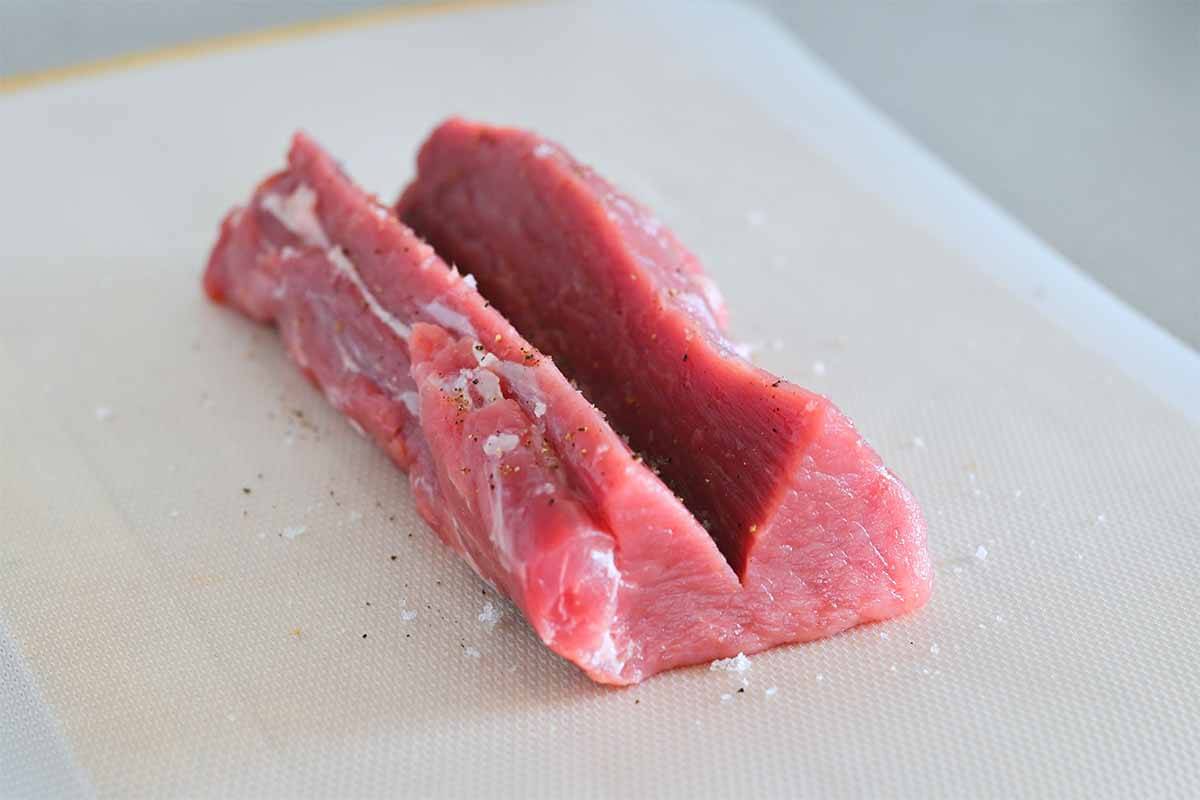 タサン志麻さん「豚ヒレ肉のベーコン巻きロースト」