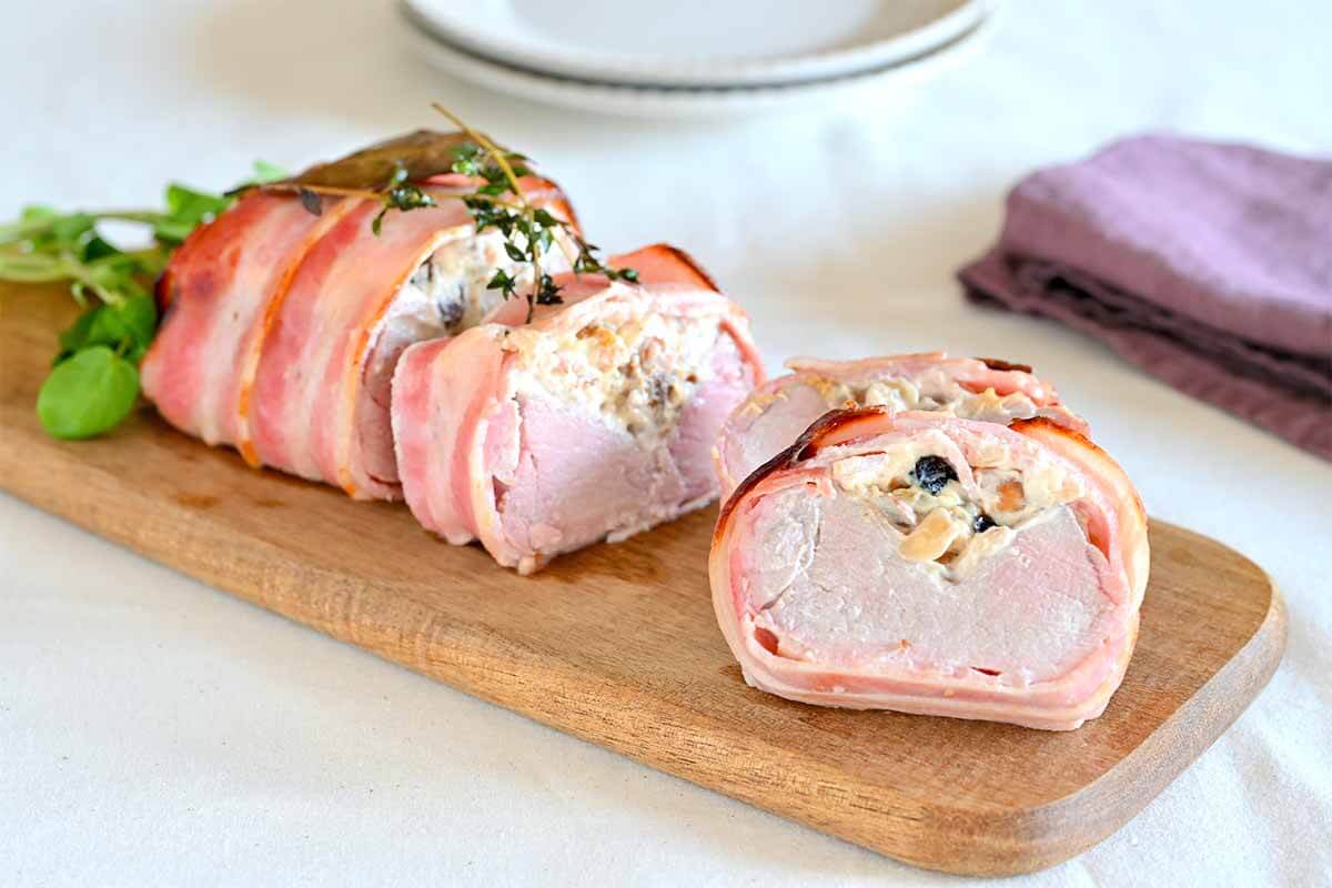 タサン志麻さん「豚ヒレ肉のベーコン巻きロースト」