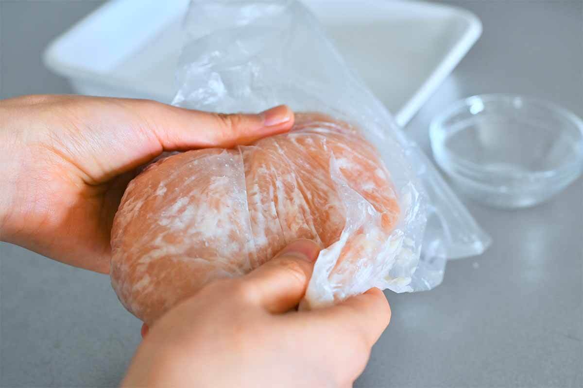 栗原はるみさん「鶏むね肉の塩麹漬け焼き」