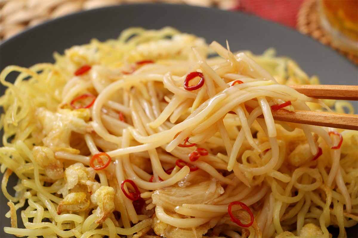 栗原はるみさん「豆もやしの黒酢あんかけ焼きそば」