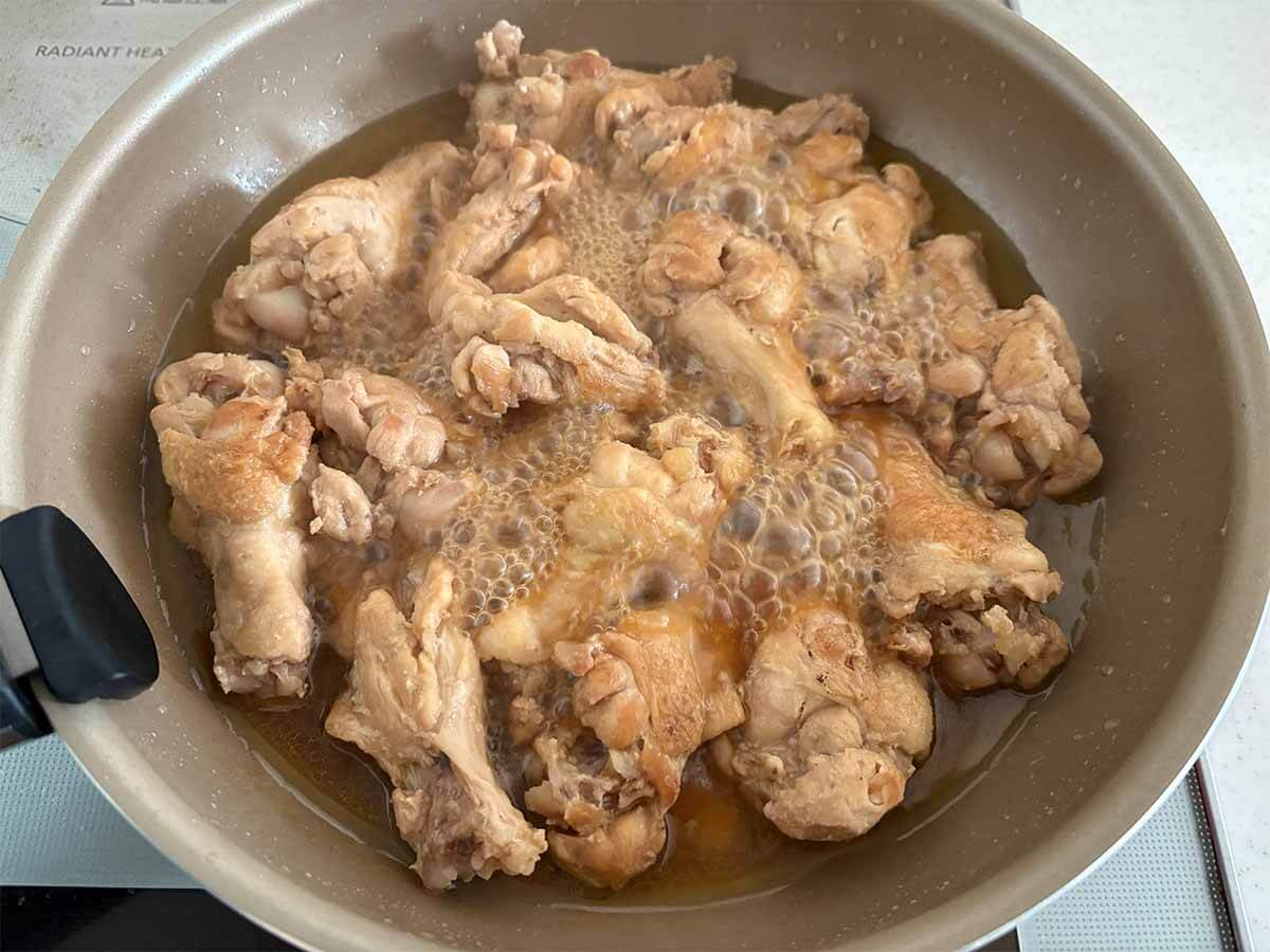 藤井恵さん「手羽元と卵とにんにくの酢しょうゆ煮」
