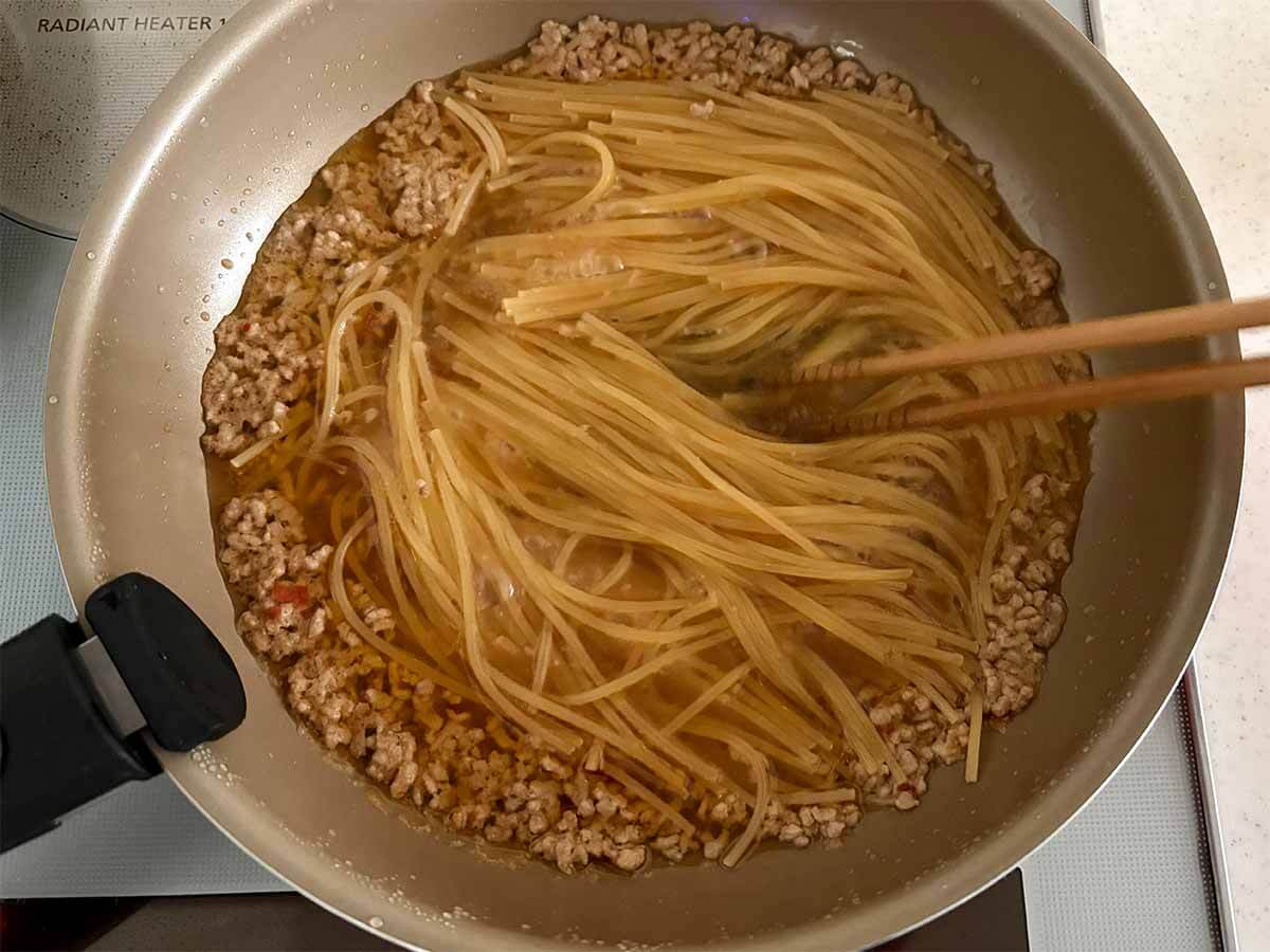 ワンパン!甘辛そぼろパスタ