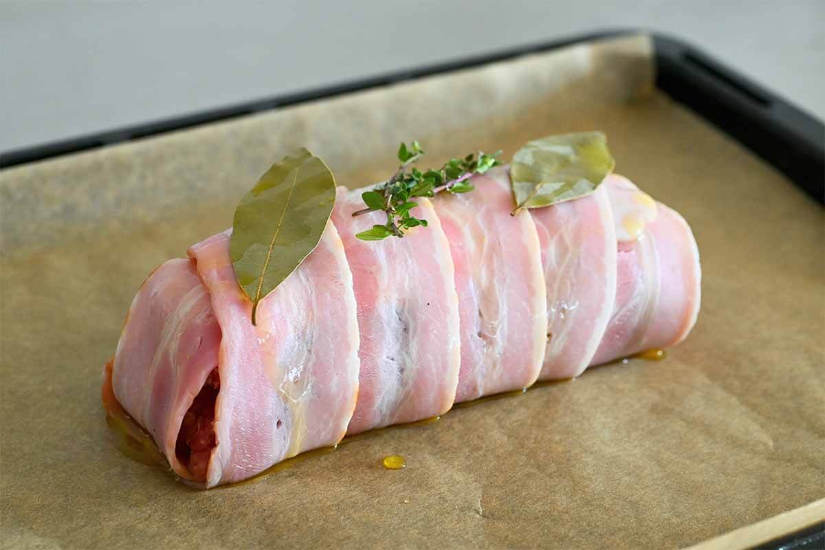 タサン志麻さん「豚ヒレ肉のベーコン巻きロースト」