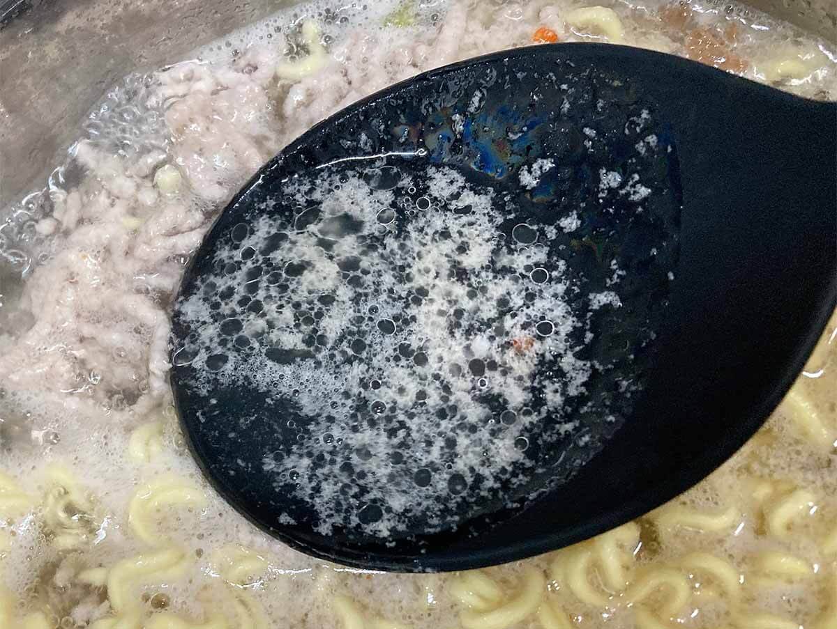 タサン志麻さん「辛ラーメンのまぜそば」