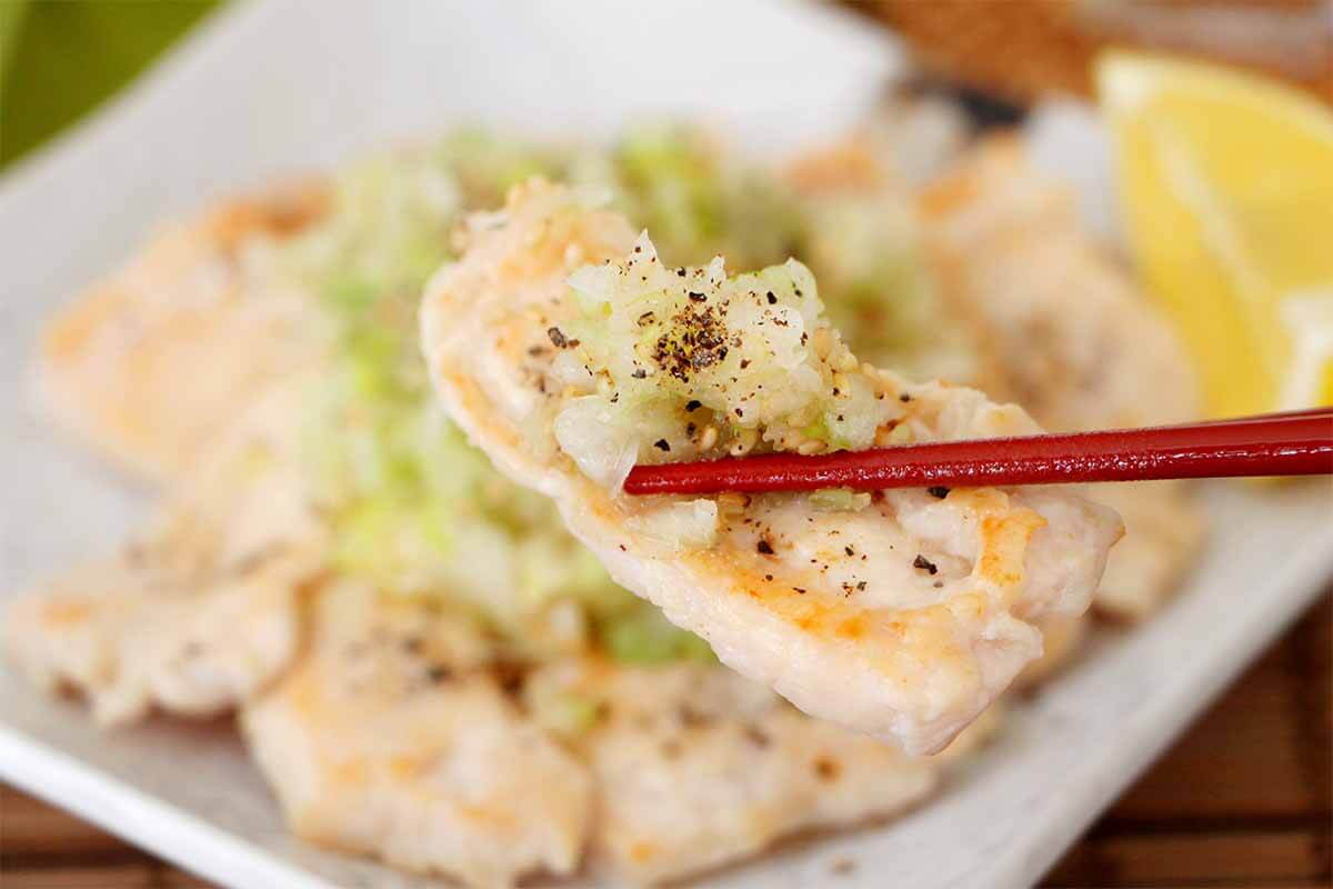 笠原将弘さん「鶏むね肉のタン塩風」