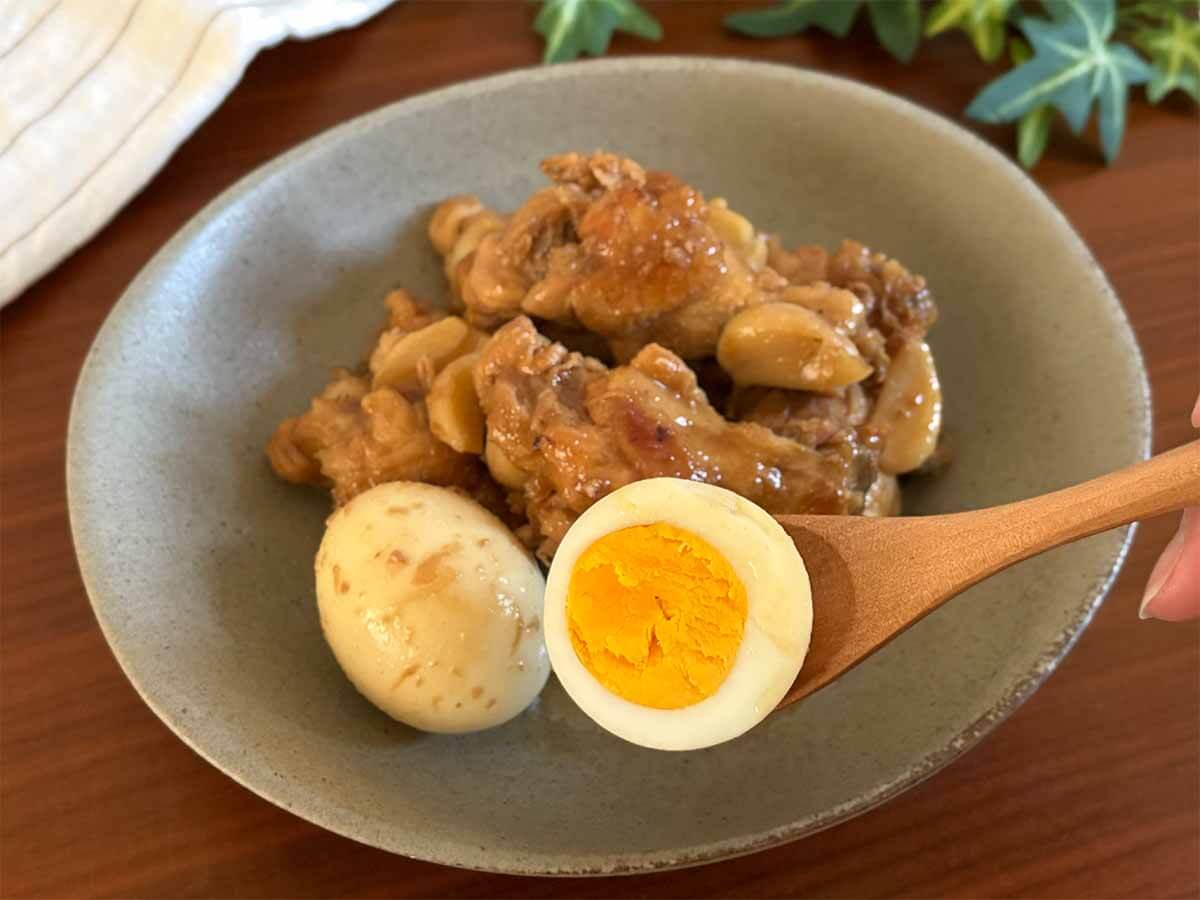 藤井恵さん「手羽元と卵とにんにくの酢しょうゆ煮」