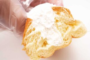 ファミマ生コッペパン(たっぷりミルクホイップ)