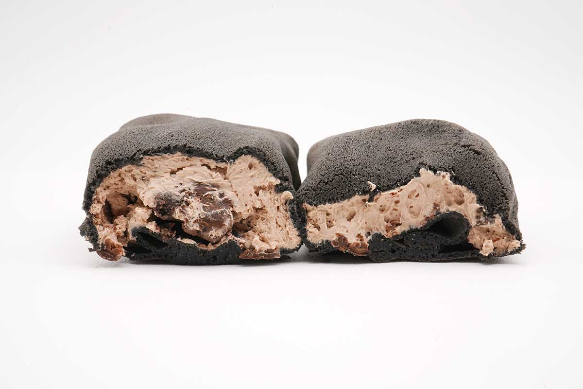 ファミマブラックサンダー　モチザクチョコクレープ