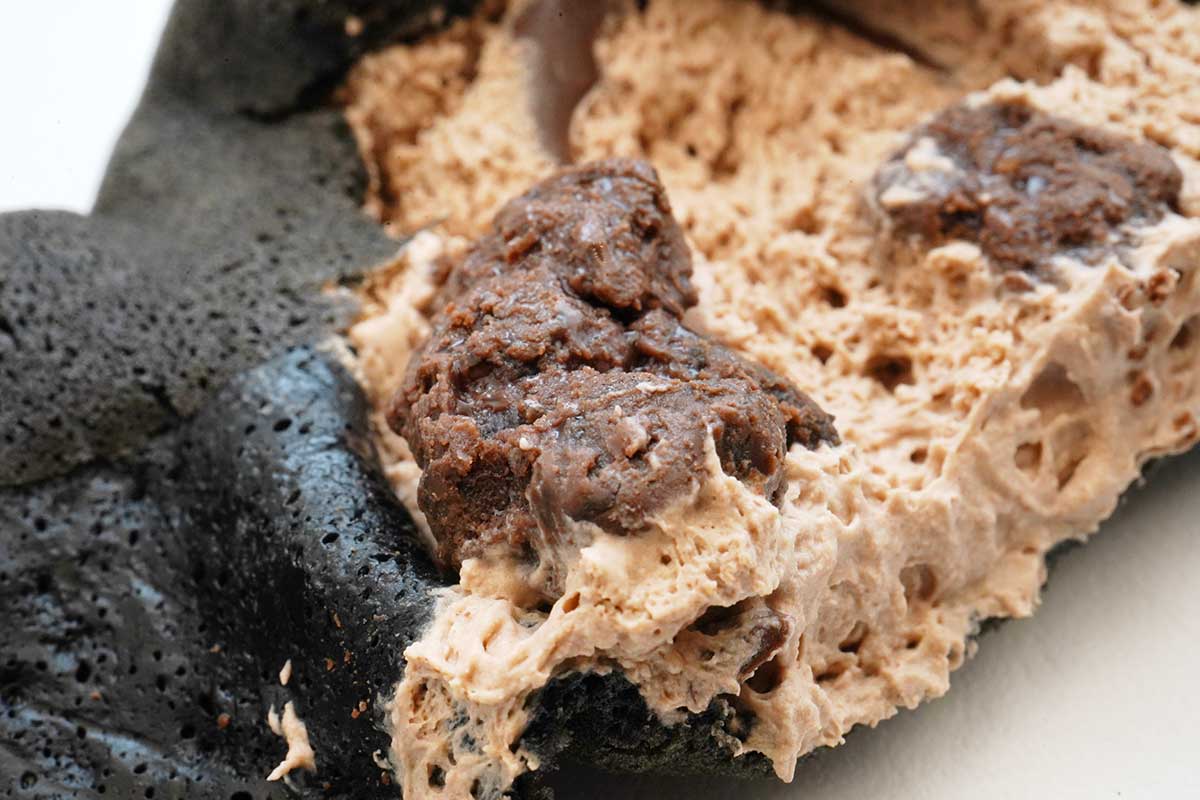 ファミマブラックサンダー　モチザクチョコクレープ