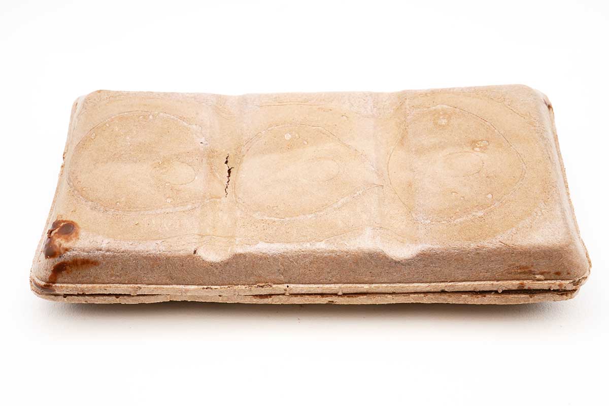 セブンストロベリーソース入りチョコレートモナカ