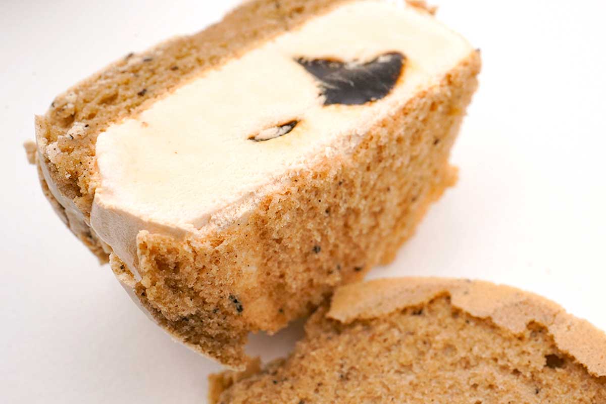 セブンイレブン７プレミアム　マカロンアイス　ほうじ茶ラテ