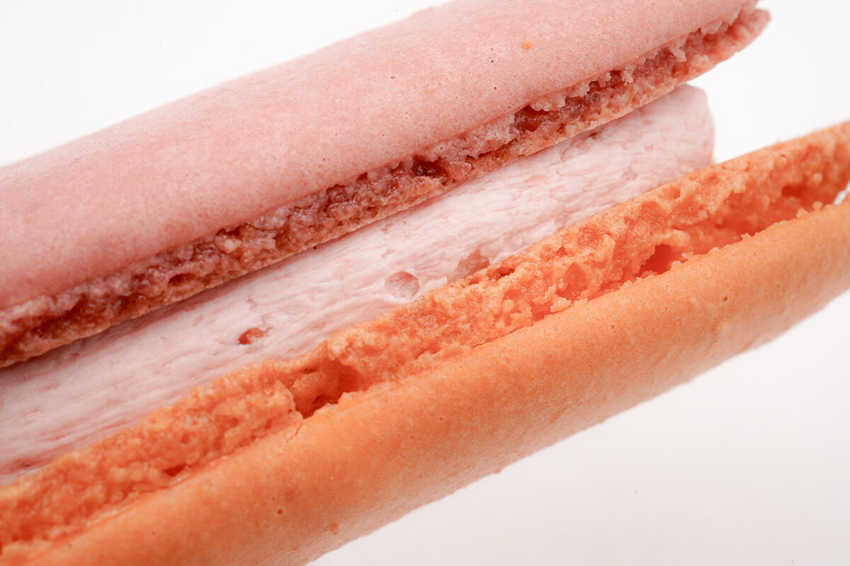 ファミリーマート「ピエール・エルメ アンソロジー監修 マカロンサンド イチゴ&バニラ」