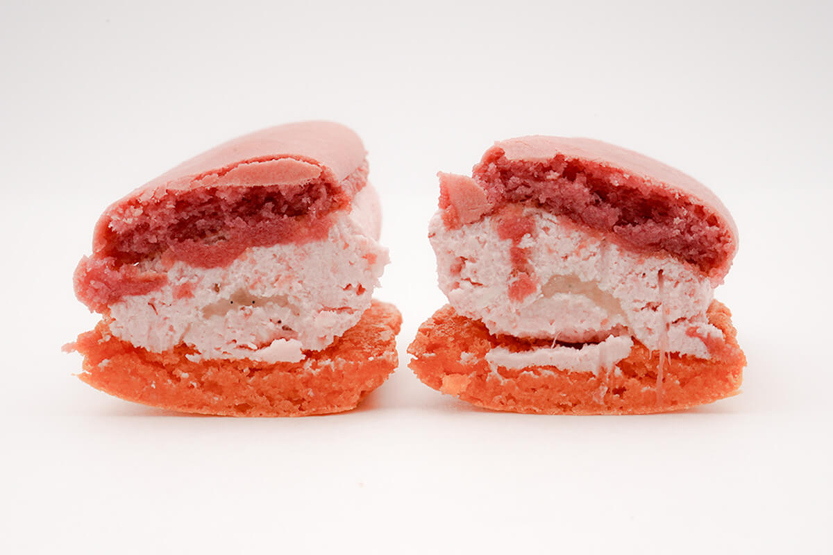 ファミリーマート「ピエール・エルメ アンソロジー監修 マカロンサンド イチゴ&バニラ」