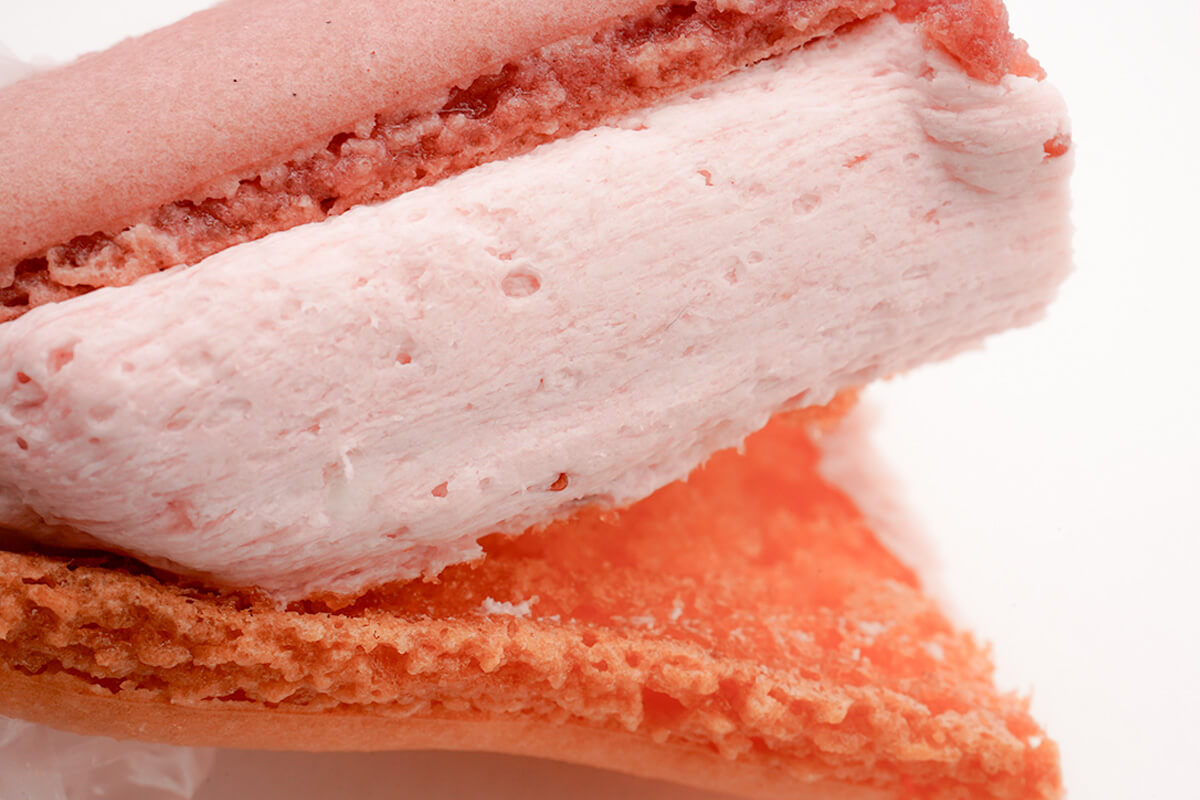 ファミリーマート「ピエール・エルメ アンソロジー監修 マカロンサンド イチゴ&バニラ」