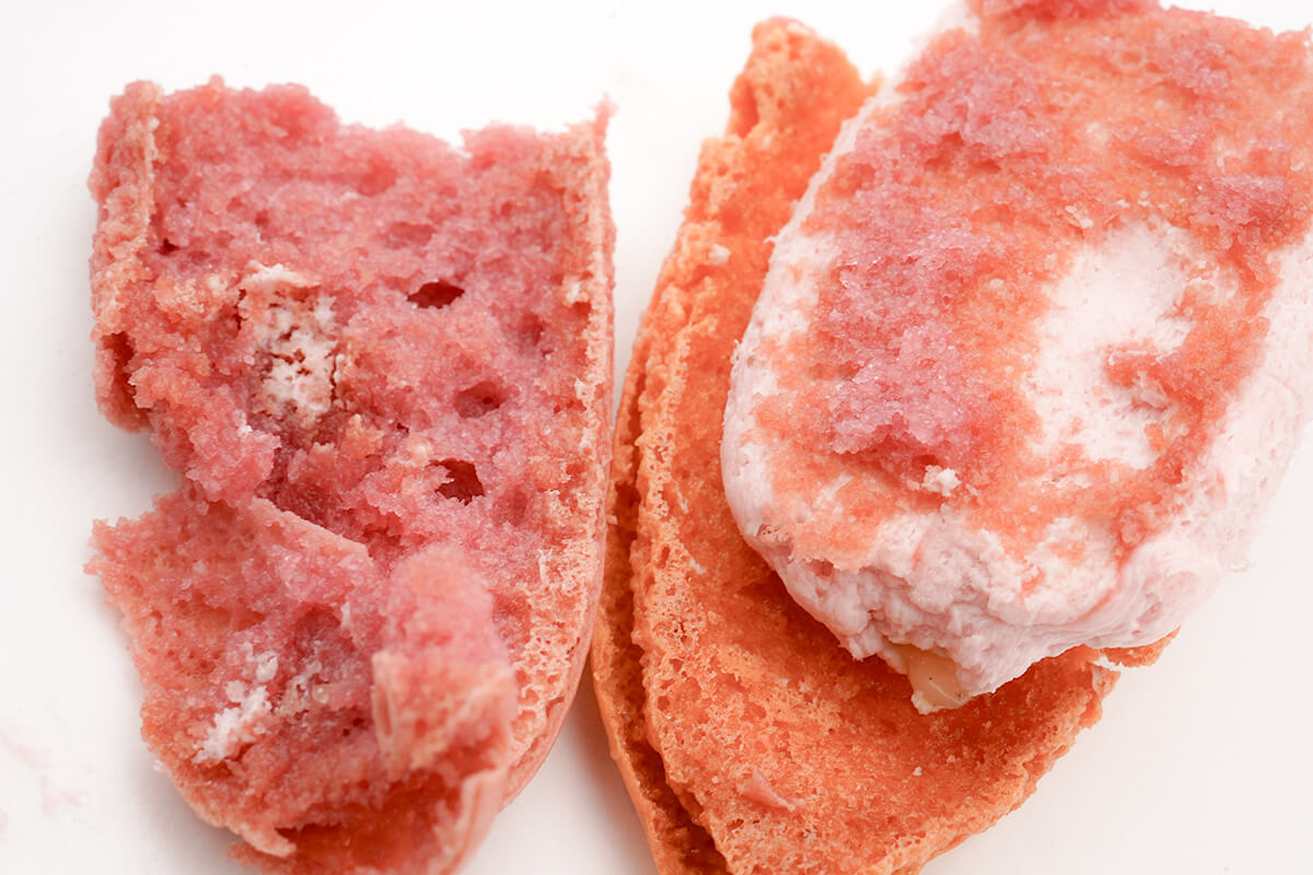 ファミリーマート「ピエール・エルメ アンソロジー監修 マカロンサンド イチゴ&バニラ」