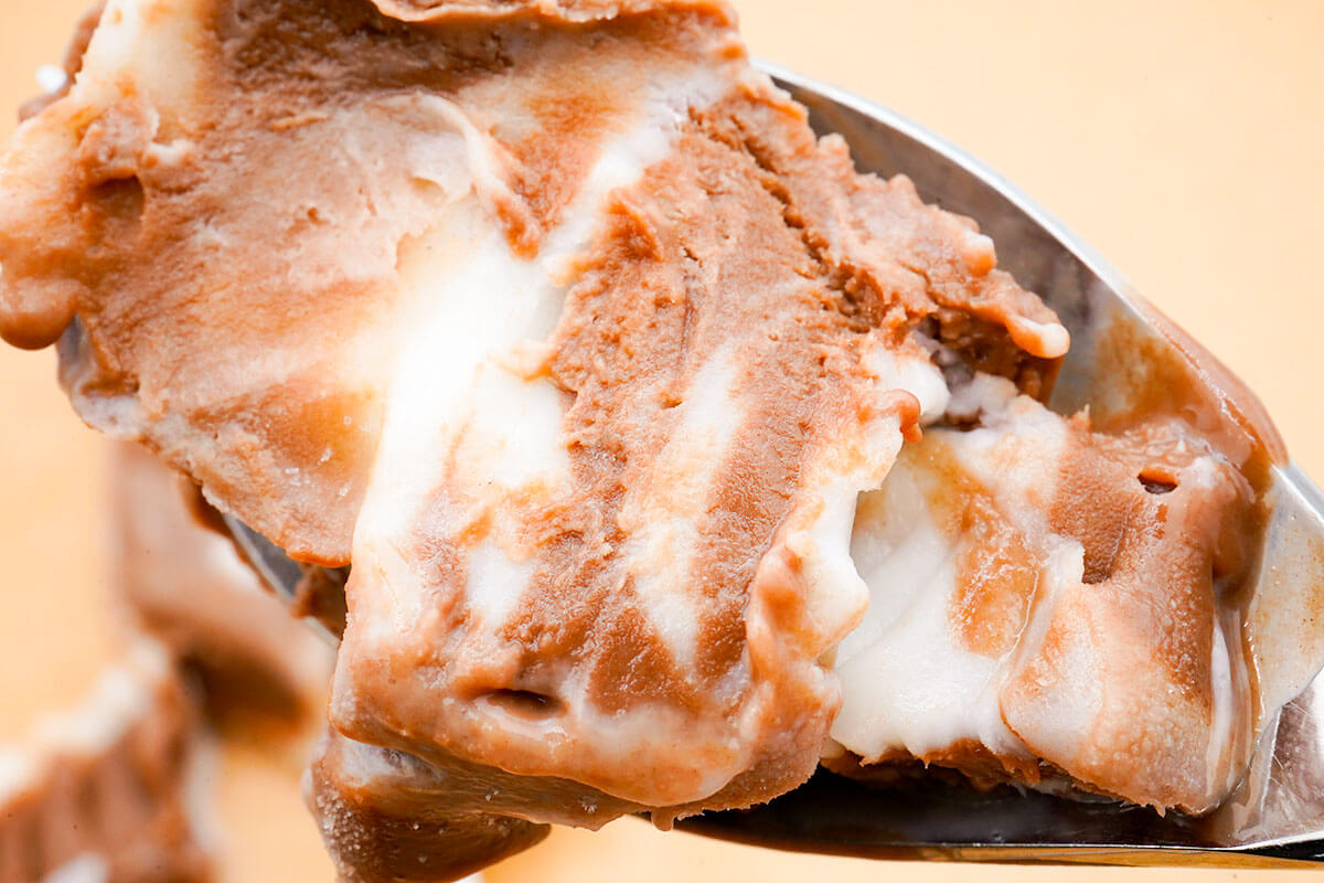 セブンイレブン「アンデイコ　ちょこもっちホワイトチョコ仕立て」